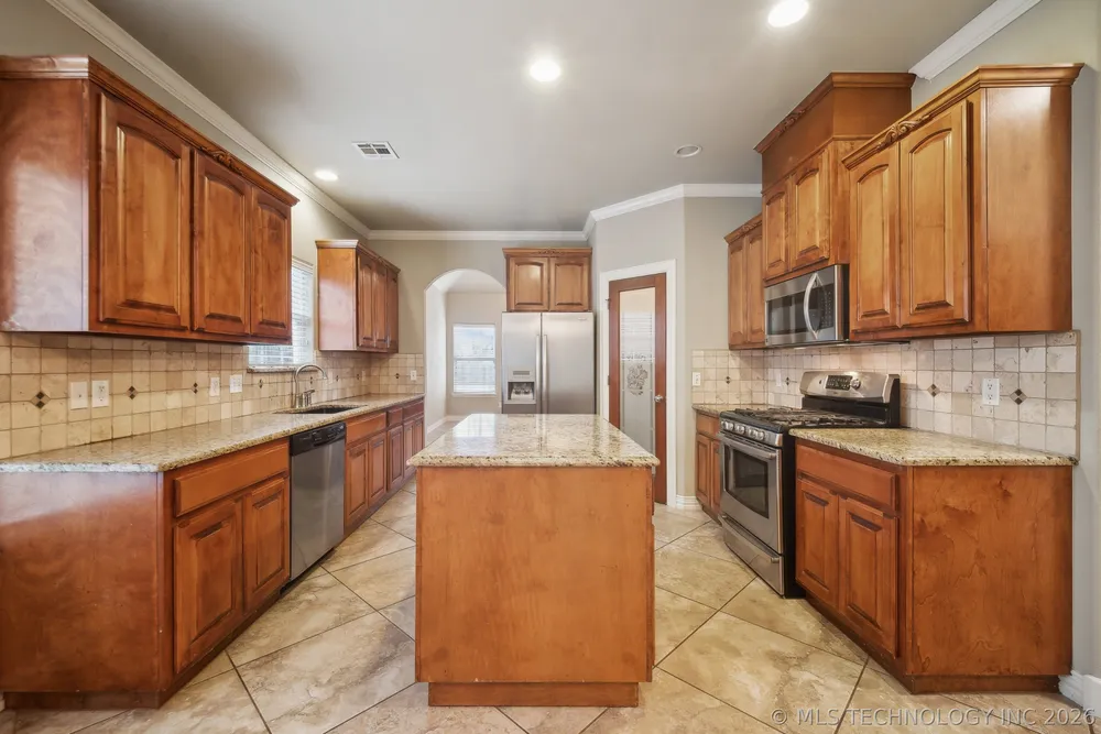13302 E 43rd St, Tulsa, OK 74134