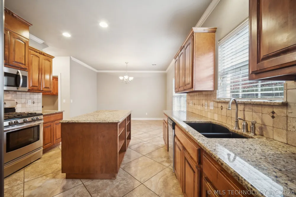 13302 E 43rd St, Tulsa, OK 74134