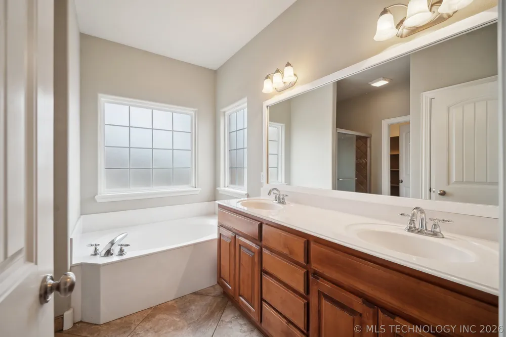 13302 E 43rd St, Tulsa, OK 74134
