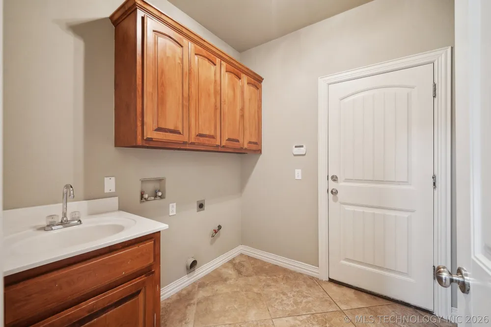 13302 E 43rd St, Tulsa, OK 74134