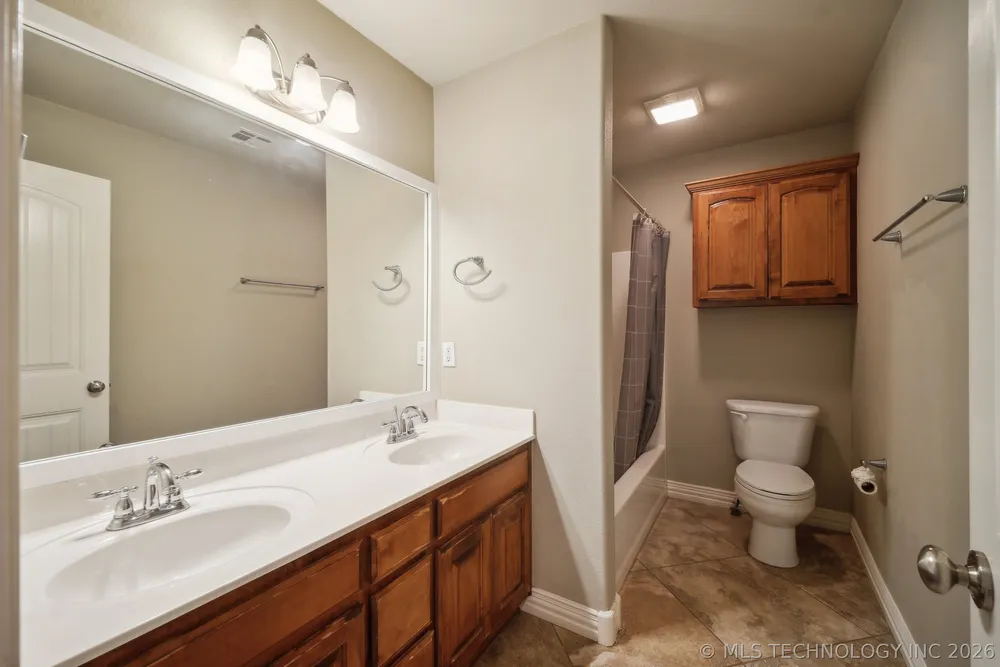 13302 E 43rd St, Tulsa, OK 74134