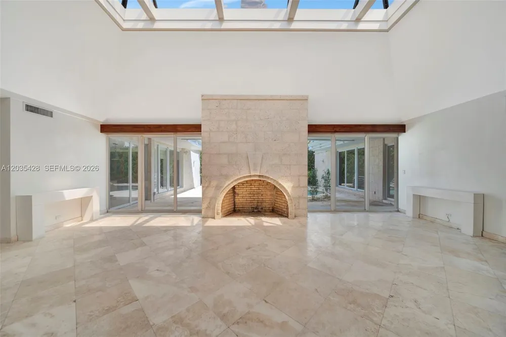 111 S Hibiscus Dr, Miami Beach, FL 33139