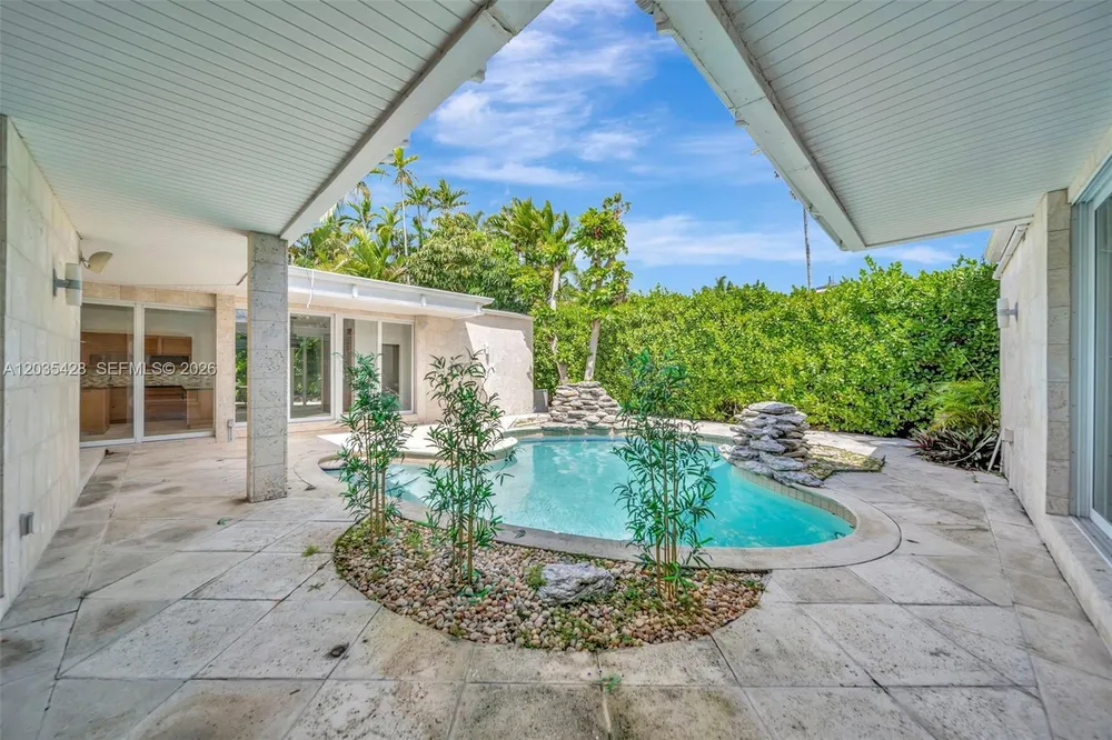 111 S Hibiscus Dr, Miami Beach, FL 33139