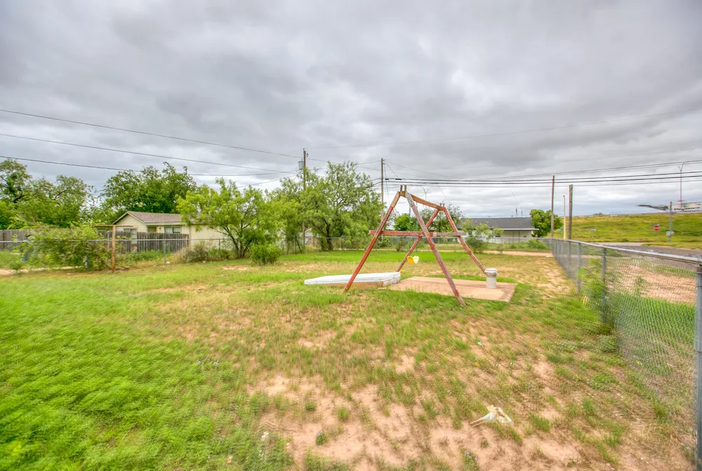 2623 Houston St, San Angelo, TX 76901-2955