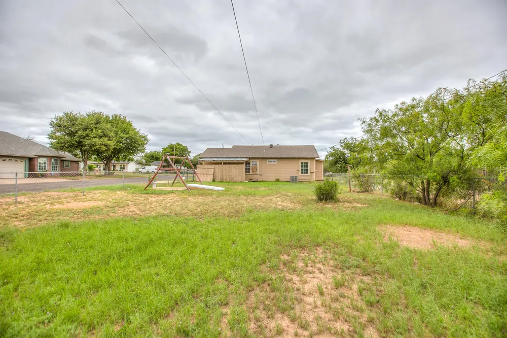 2623 Houston St, San Angelo, TX 76901-2955