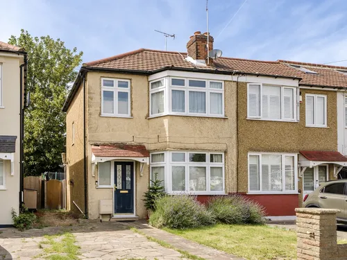 Connaught Avenue, Enfieldphoto