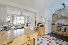 Connaught Avenue, Enfield