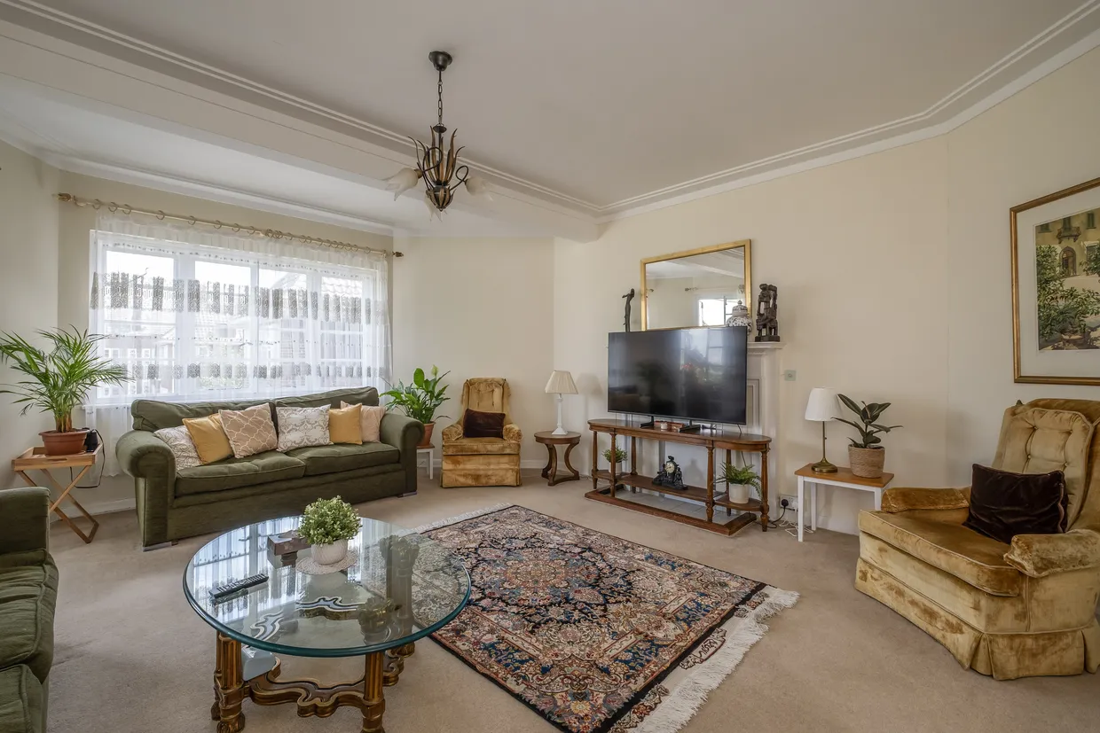 Roehampton Close, London, SW15 photo 2