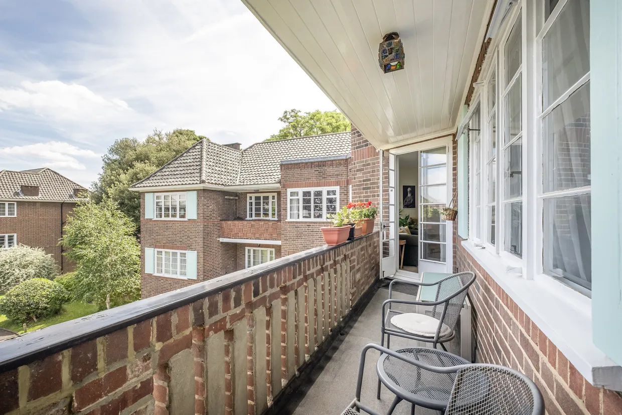 Roehampton Close, London, SW15 photo 5