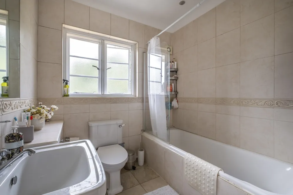 Roehampton Close, London, SW15 photo 10