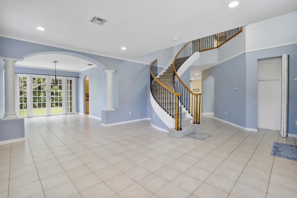 6370 Stonehurst Circle, Lake Worth Beach, FL 33467