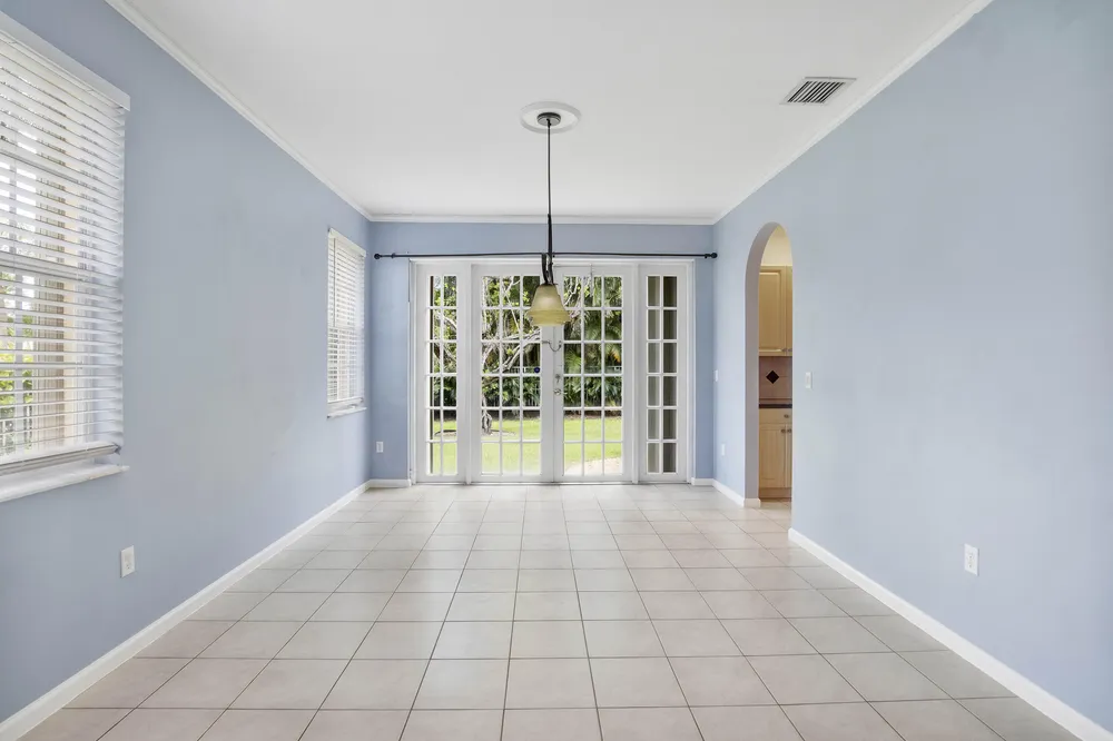 6370 Stonehurst Circle, Lake Worth Beach, FL 33467