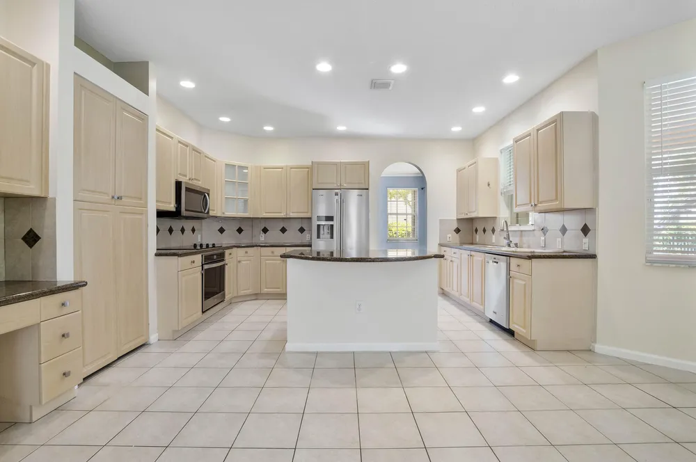 6370 Stonehurst Circle, Lake Worth Beach, FL 33467