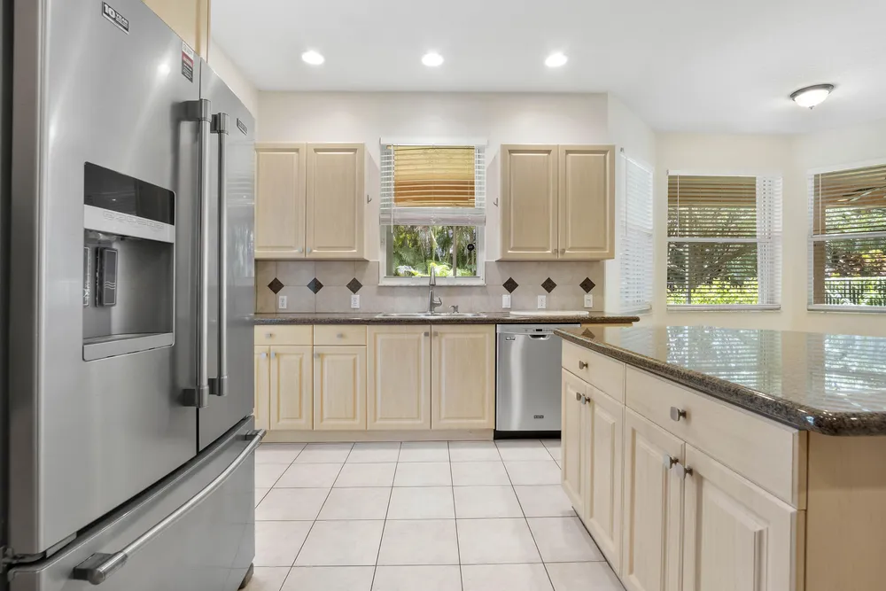 6370 Stonehurst Circle, Lake Worth Beach, FL 33467