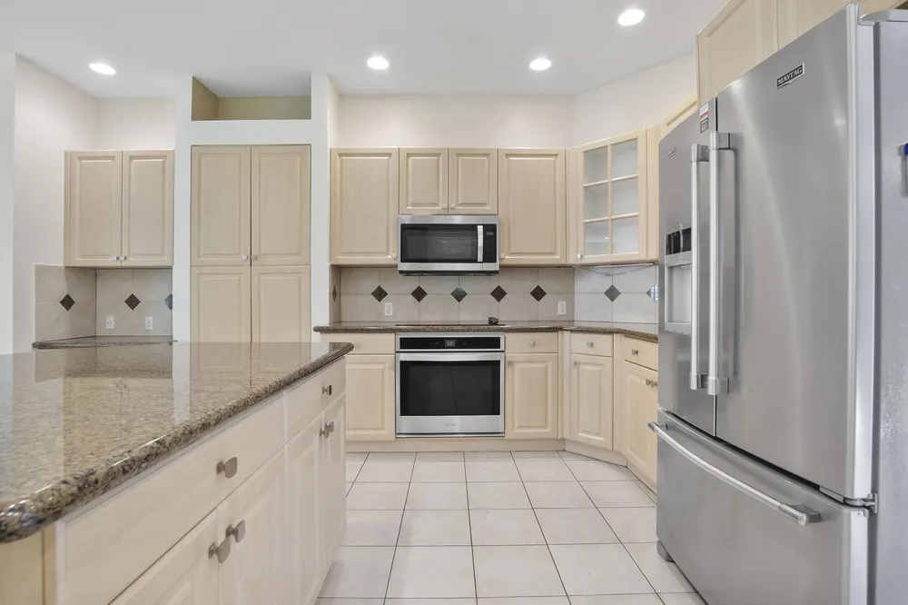 6370 Stonehurst Circle, Lake Worth Beach, FL 33467