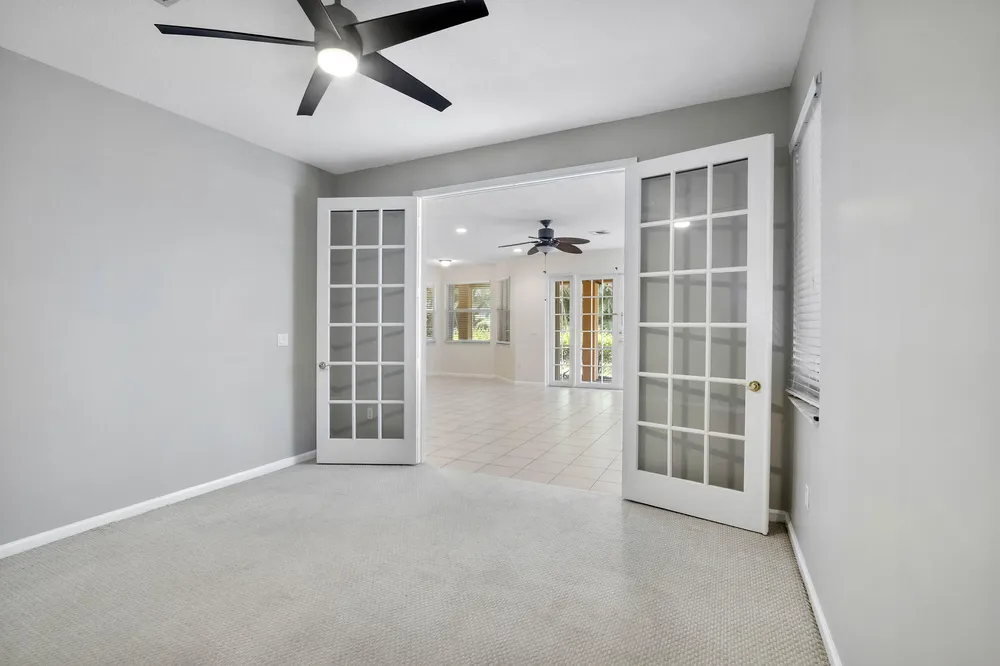 6370 Stonehurst Circle, Lake Worth Beach, FL 33467