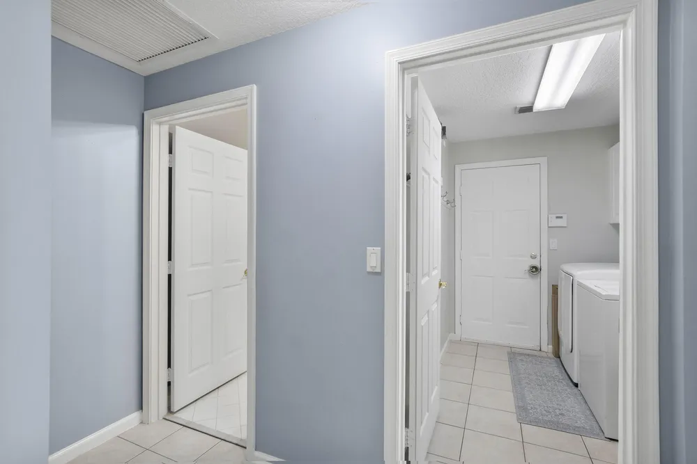 6370 Stonehurst Circle, Lake Worth Beach, FL 33467