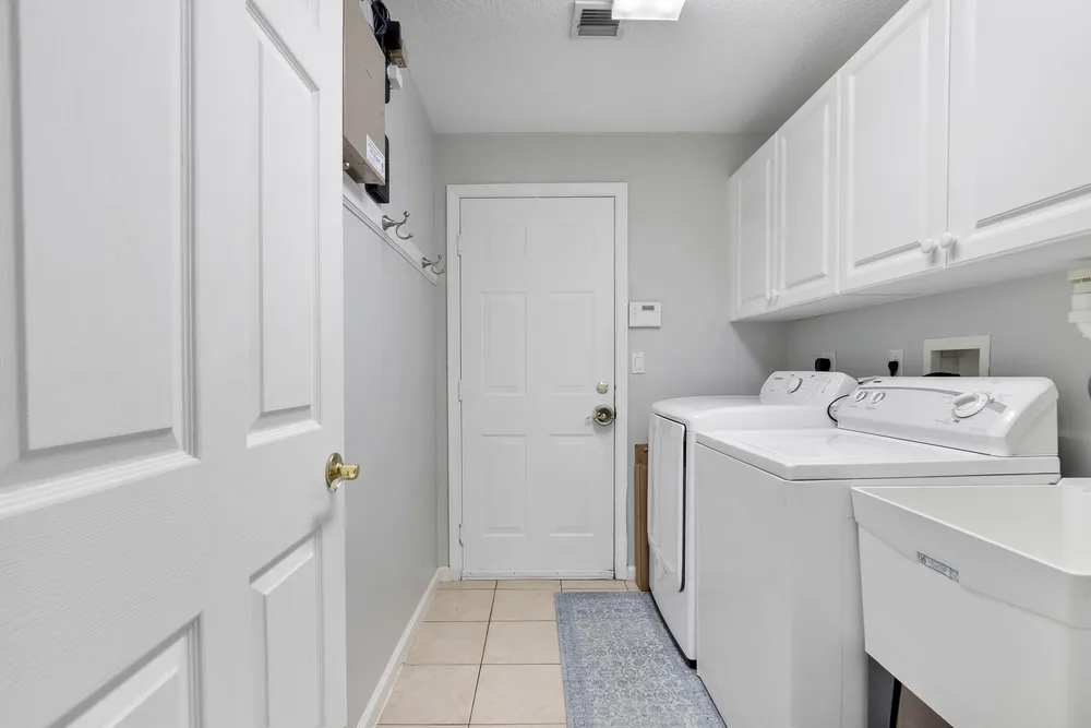 6370 Stonehurst Circle, Lake Worth Beach, FL 33467