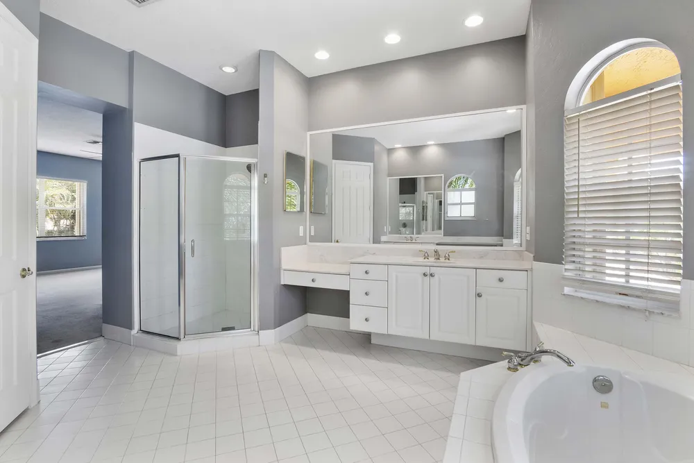 6370 Stonehurst Circle, Lake Worth Beach, FL 33467