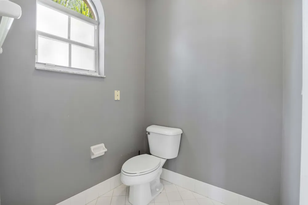 6370 Stonehurst Circle, Lake Worth Beach, FL 33467