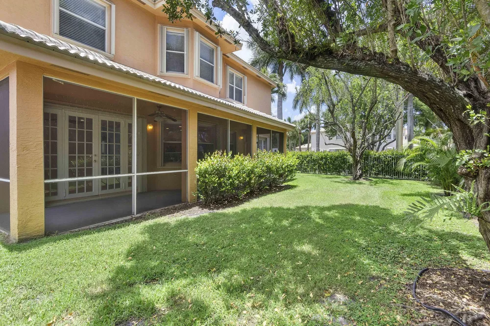 6370 Stonehurst Circle, Lake Worth Beach, FL 33467