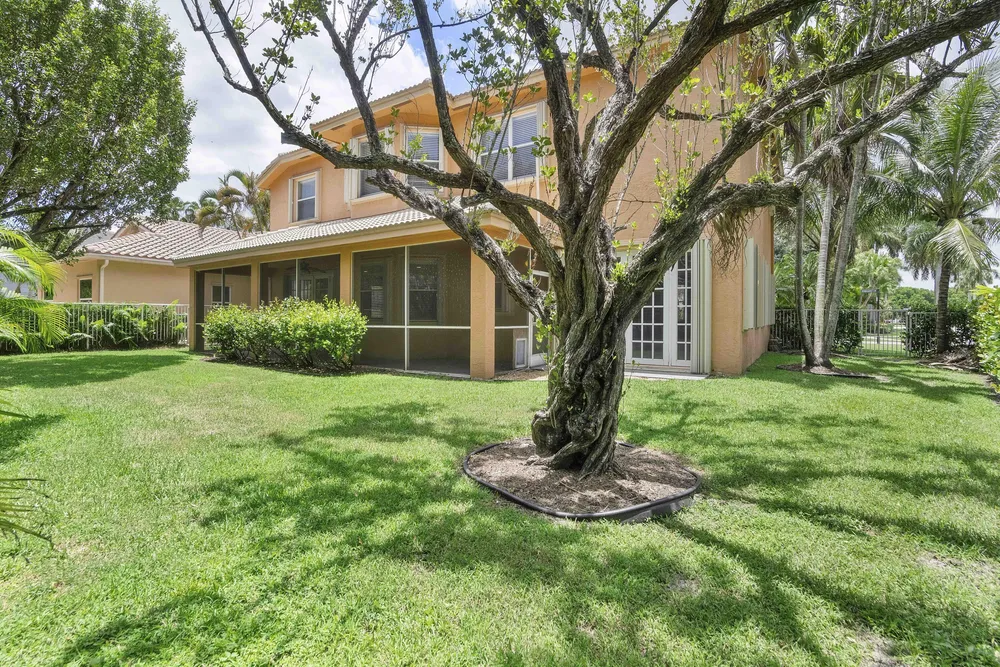 6370 Stonehurst Circle, Lake Worth Beach, FL 33467