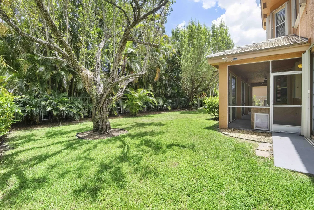 6370 Stonehurst Circle, Lake Worth Beach, FL 33467
