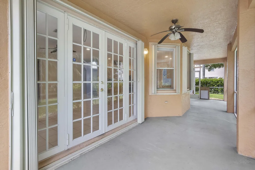 6370 Stonehurst Circle, Lake Worth Beach, FL 33467