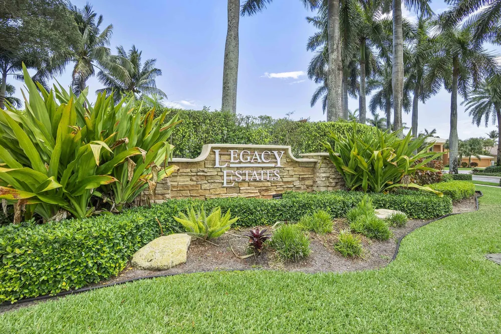 6370 Stonehurst Circle, Lake Worth Beach, FL 33467