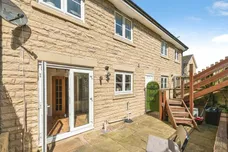 Greenfield View, Batley