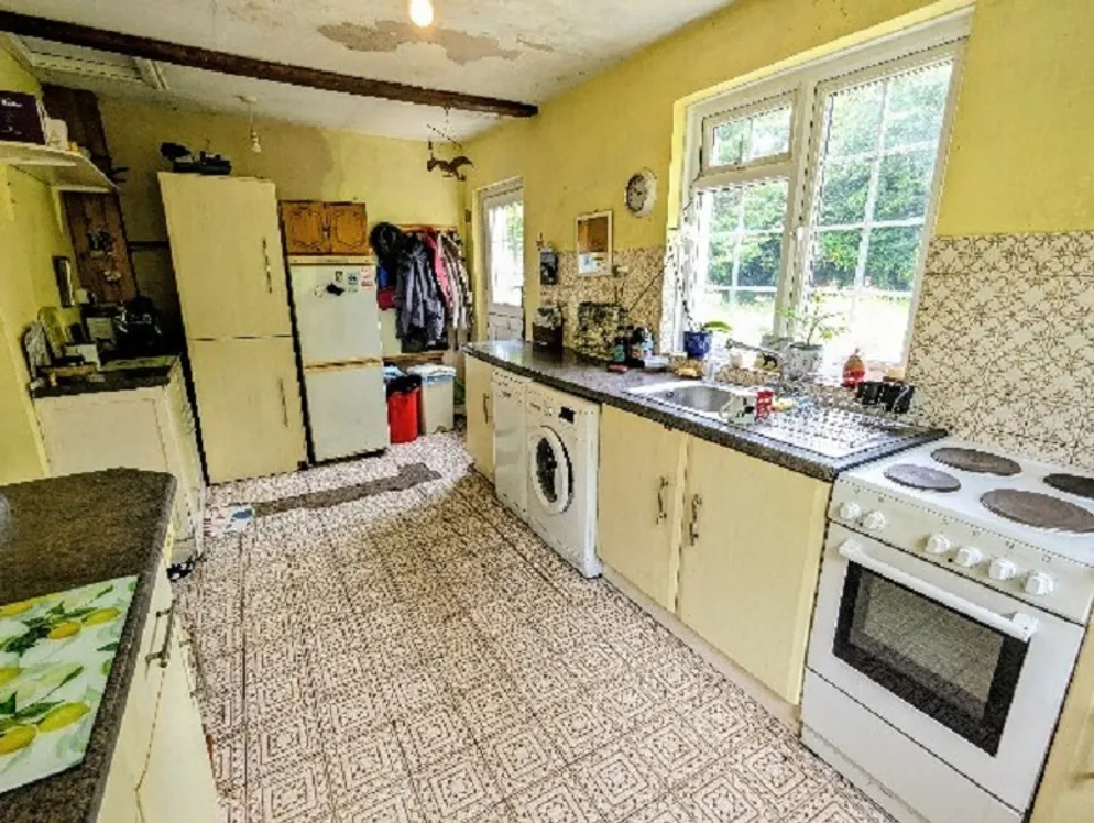 Property carousel item 5