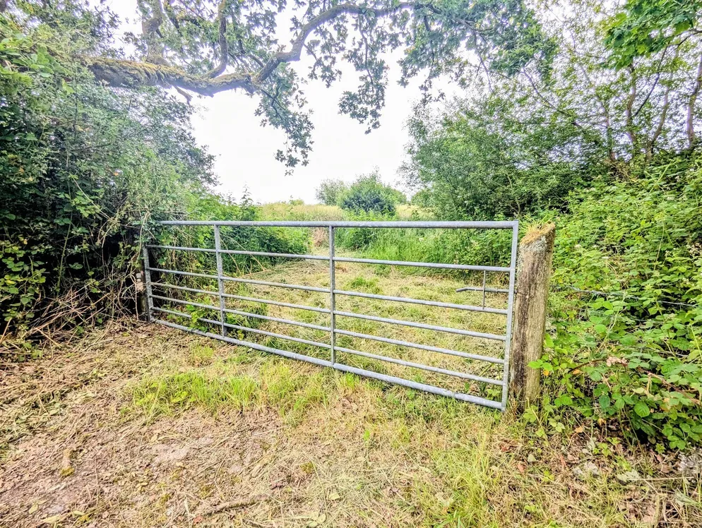 Property carousel item 26