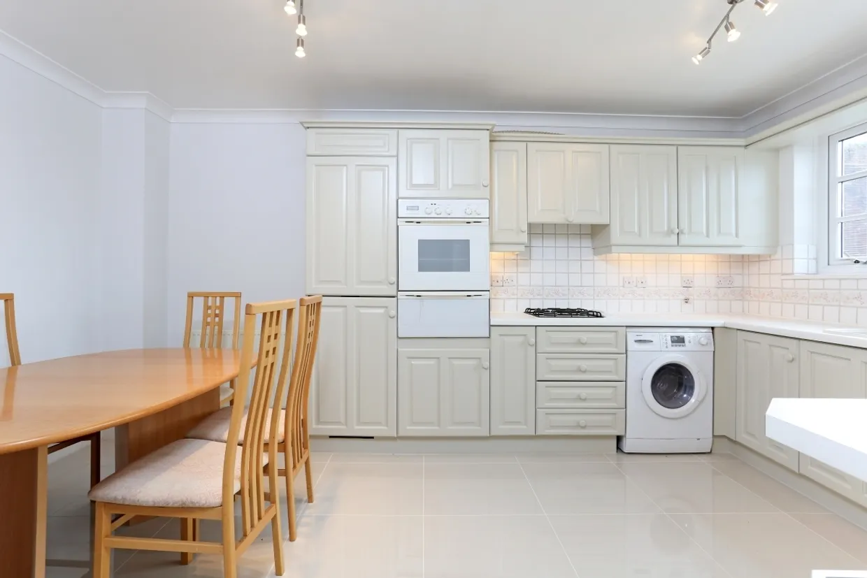 Yew Walk Harrow HA1 photo 2