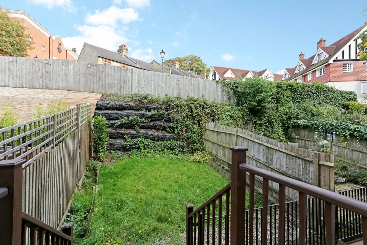 Yew Walk Harrow HA1 photo 8
