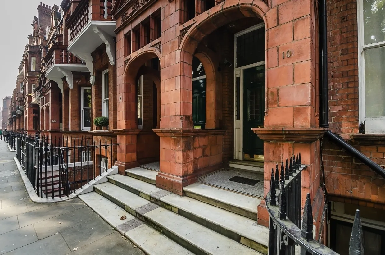 Lower Sloane Street London SW1W photo 9