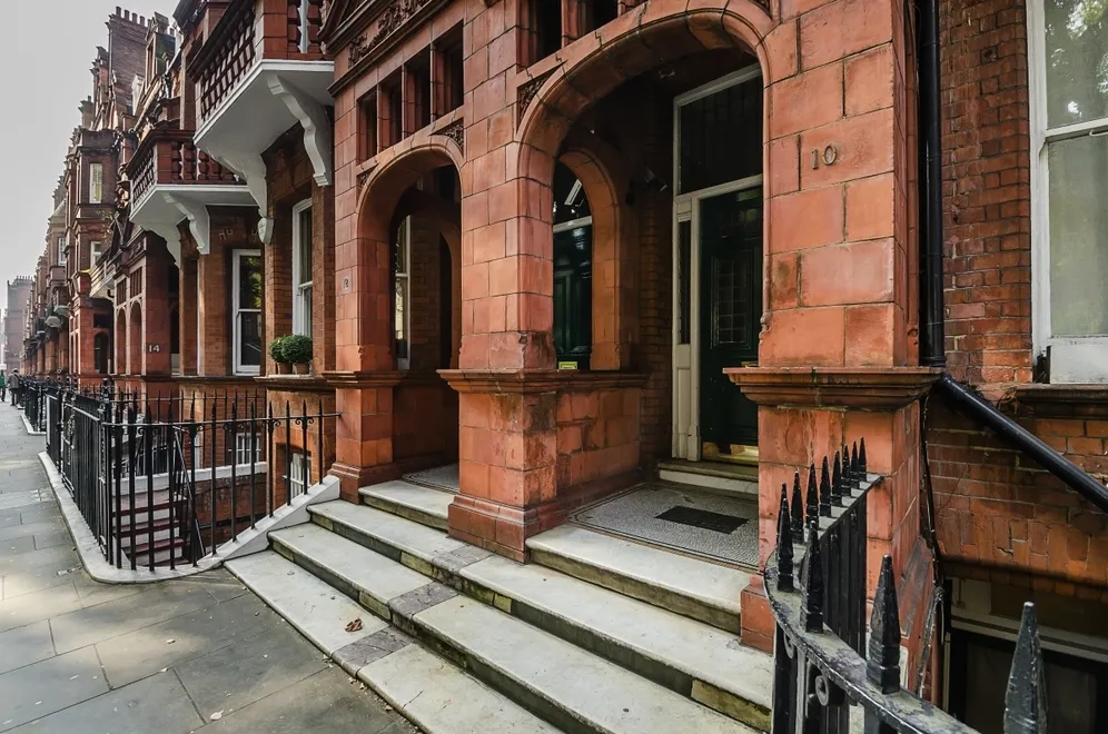 Lower Sloane Street London SW1W photo 9