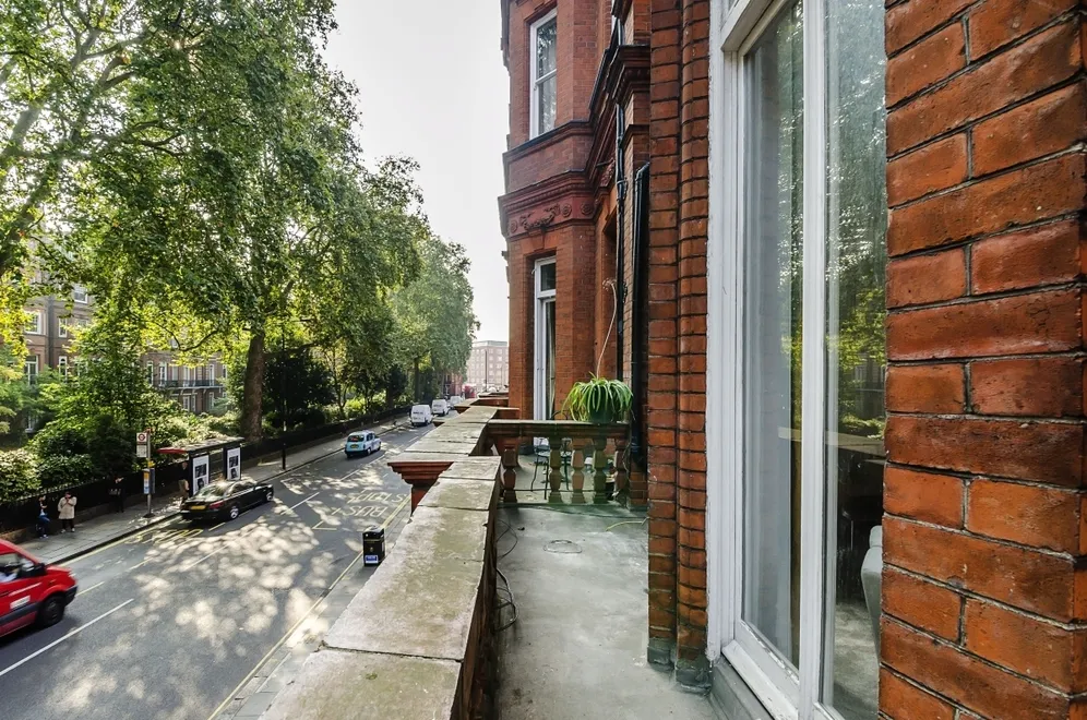 Lower Sloane Street London SW1W photo 10
