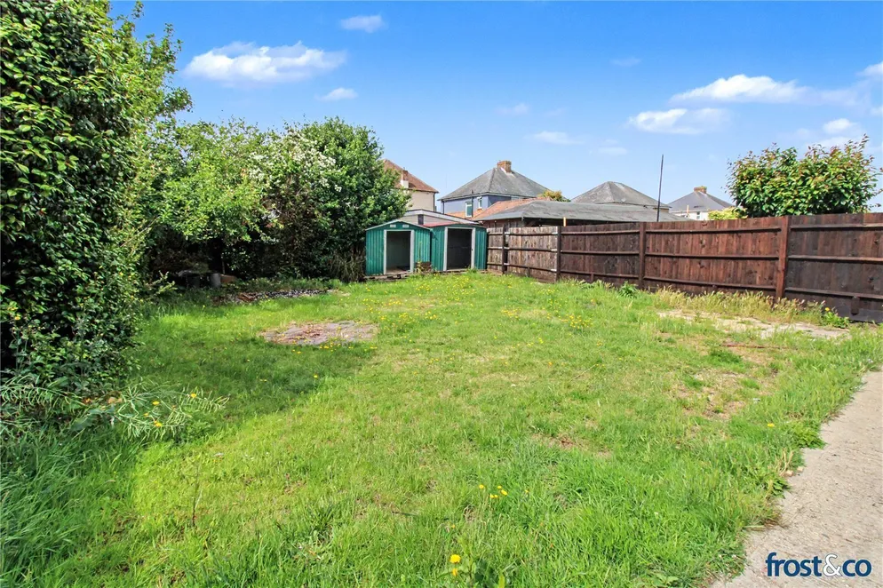 Property carousel item 4