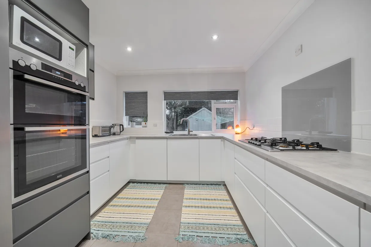 Meadow Way, Dorney Reach, Maidenhead, SL6 photo 13