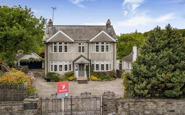 Clearbrook, Yelverton - Adjacent to Open Moorland