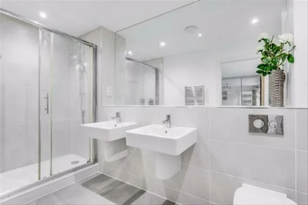Ashley Road, Walton-On-Thames, KT12 photo 7