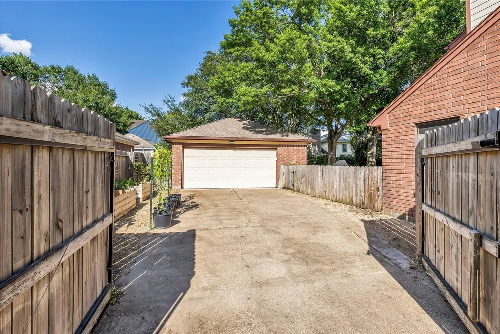 15426 Freestone Peach Ln, Cypress, TX 77433