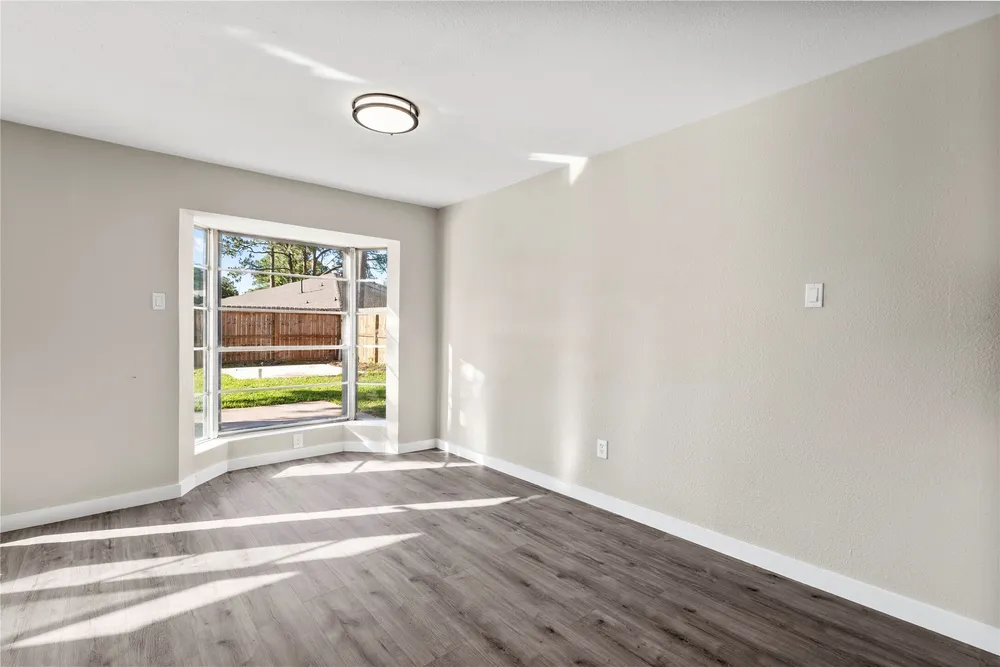 9110 Vickijohn Dr, Houston, TX 77031