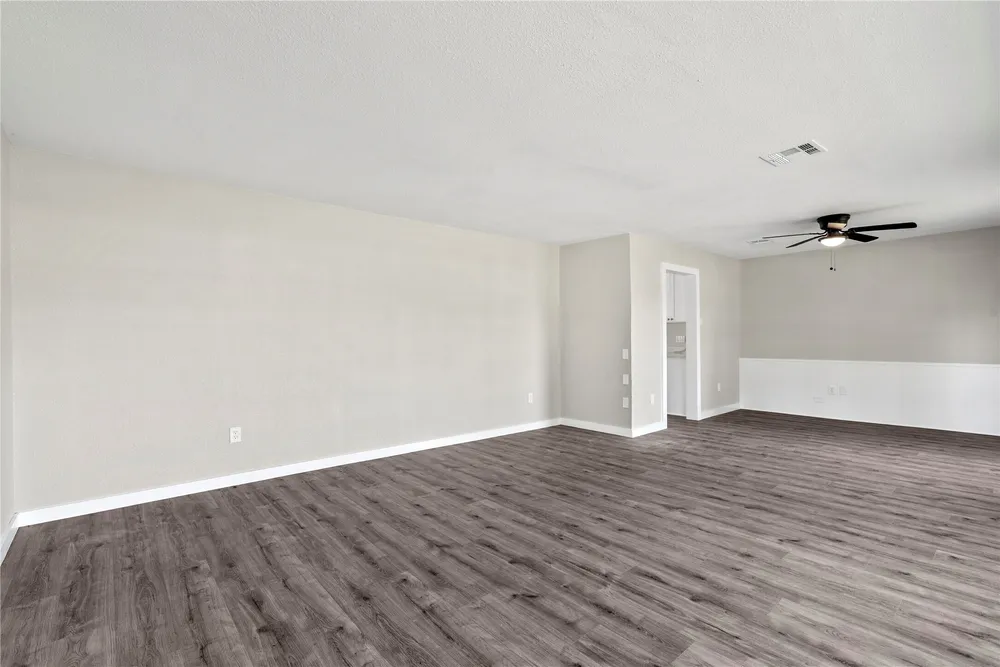 9110 Vickijohn Dr, Houston, TX 77031