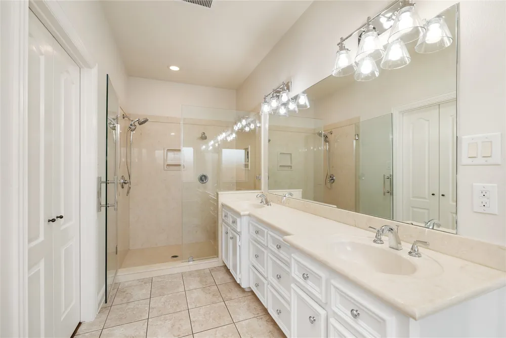 9406 Bevlyn Dr, Houston, TX 77025