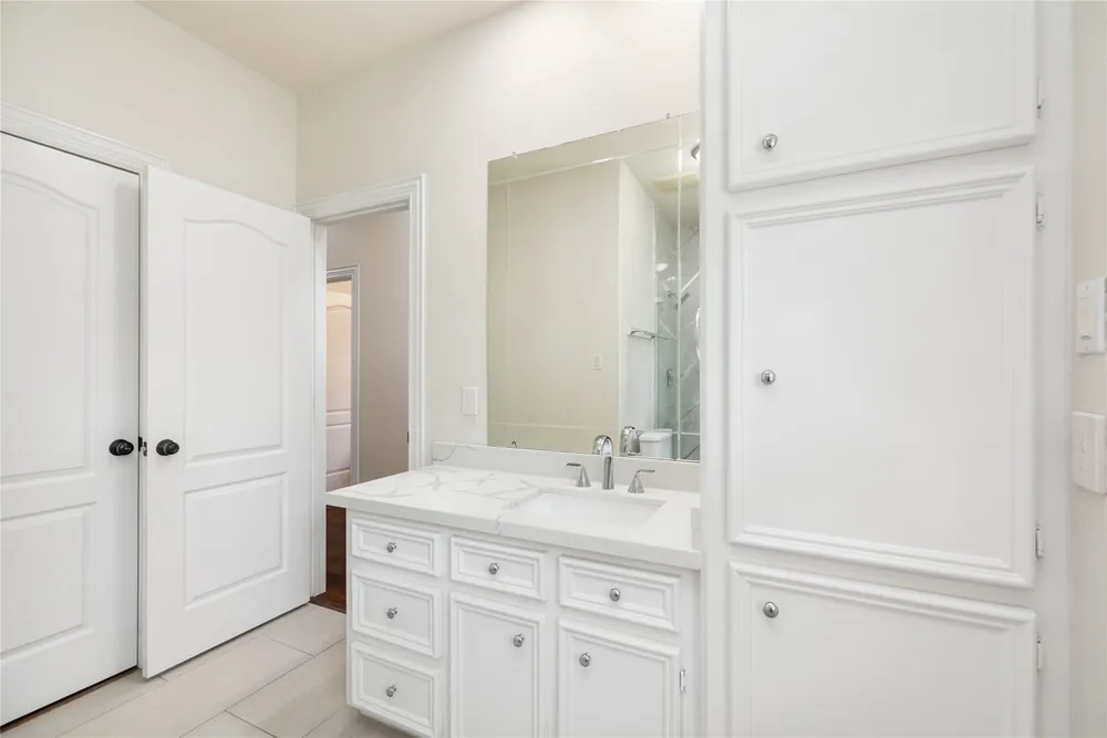 9406 Bevlyn Dr, Houston, TX 77025