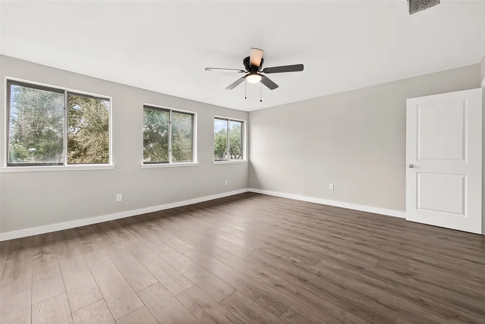 9110 Vickijohn Dr, Houston, TX 77031