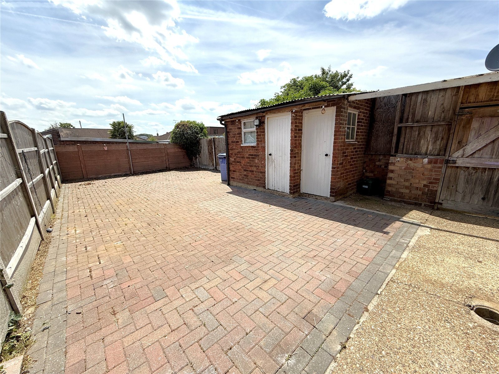 Abbotts Drive, Stanford-le-Hope, Essex, SS17 Image 10
