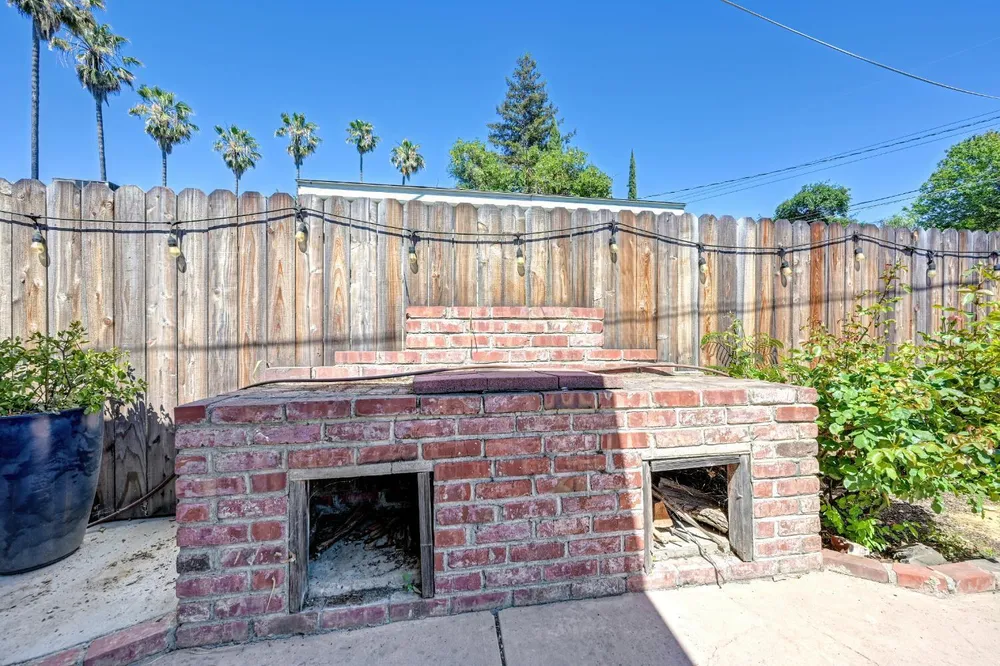 5712 McAdoo Ave, Sacramento, CA 95819