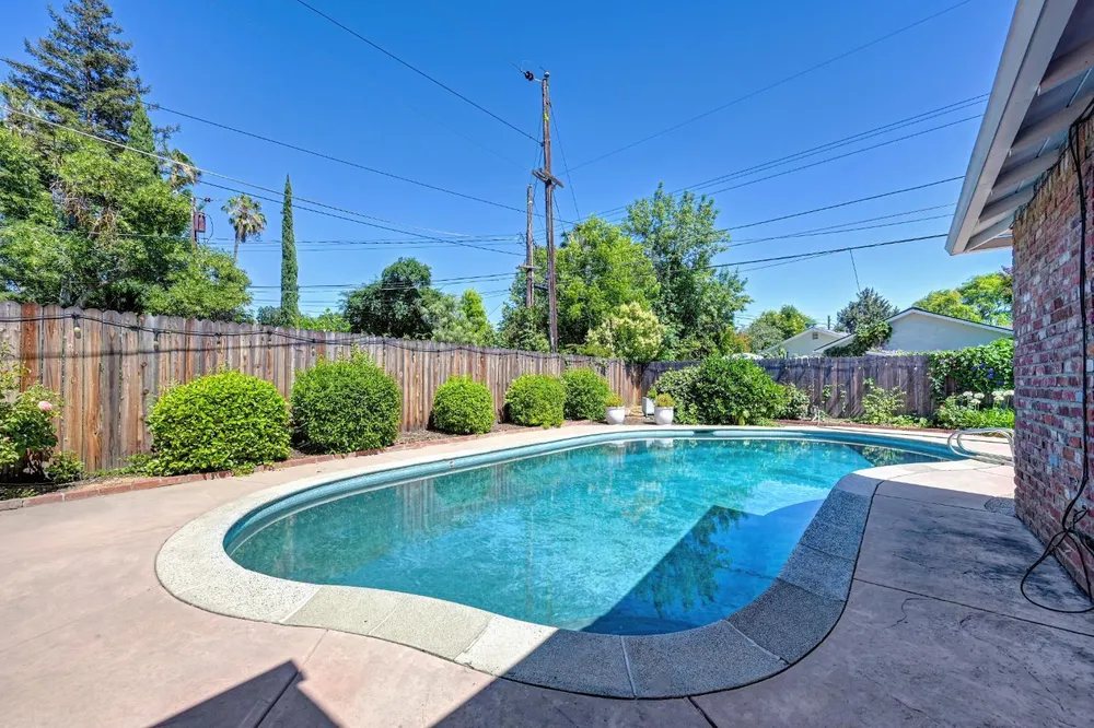 5712 McAdoo Ave, Sacramento, CA 95819